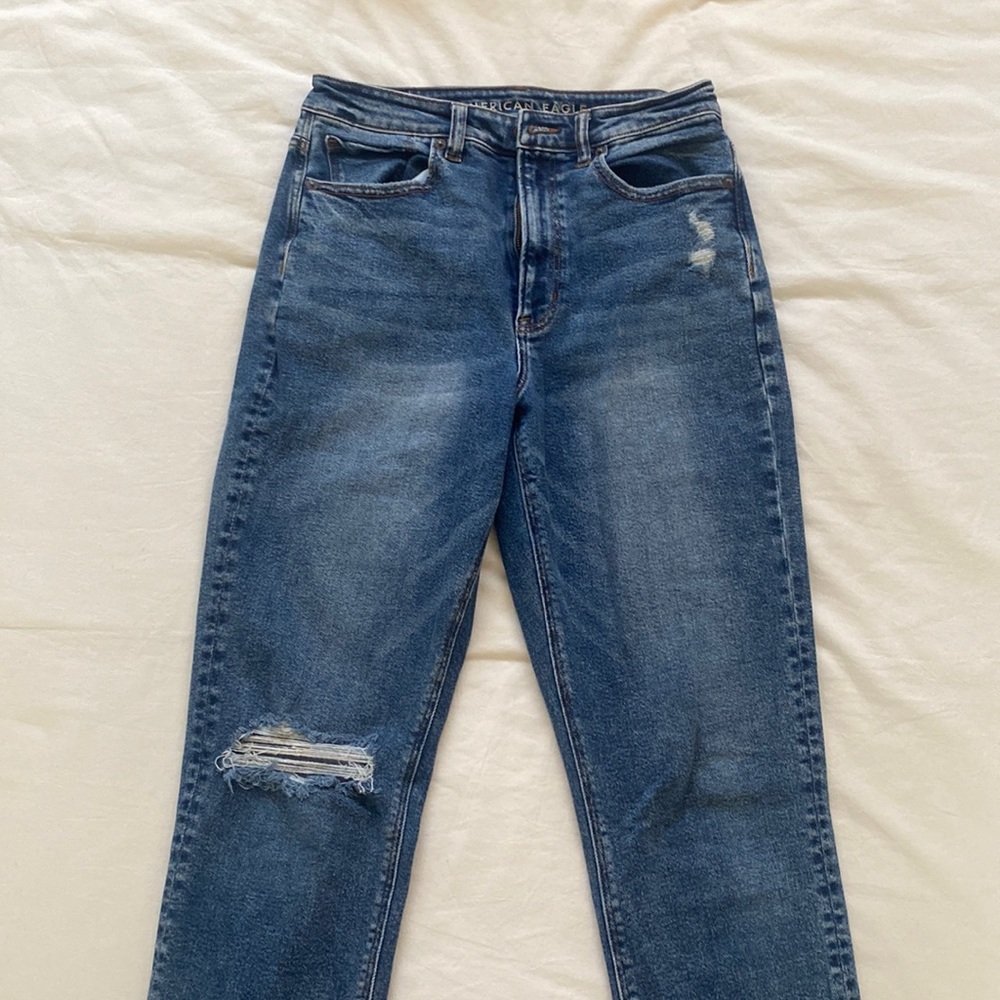 AE STRETCH RIPPED HIGHEST WAIST MOM JEAN